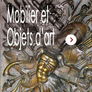 Datation par dendrochronologie des bois du patrimoine Mobilier, Oeuvres et Objets d'art (Détail de la porte du Cabinet Gauthiot d'Ancier - Musée du Temps, Besançon - France) : meubles, boiseries, menuiseries, stalles, panneaux peints, retables, sculptures, instruments de musique… Le « support bois » dans l’objet d’art et l’œuvre mobilière renferme quantité d’informations qui méritent, elles aussi, d’être décryptées. La dendrochronologie permet de dater et d’authentifier les bois employés. Complémentaire, l’examen technologique et tracéologique révèle les savoir-faire qui ont présidé à la réalisation des œuvres. L’application de ces outils d’expertise au mobilier et œuvres d’art est une de nos spécificités. Des techniques, développées par notre laboratoire, permettent d’intervenir sur les œuvres in situ sans qu’aucun prélèvement de matière, dommageable à l’œuvre, ne soit pratiqué. Laboratoire d'expertise du bois et de datation par dendrochronologie - Dendrochronology Consulting (Dendrochronologie Consulting). Datation par dendrochronologie appliquée aux patrimoine mobilier et objets d'art, patrimoine architectural, patrimoine archéologique. Etudes dendrochronologiques spécifiques, expertises dendrochronologiques, dendrotechnolgie, dendrométrie